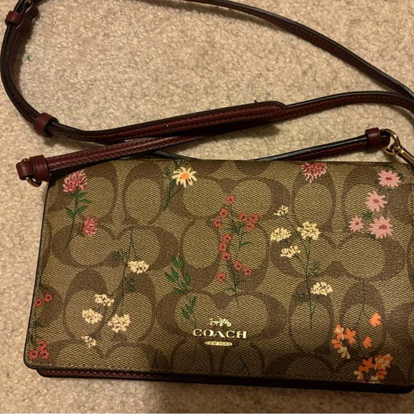 Authentic Coach Crossbody - Picture 1 of 6